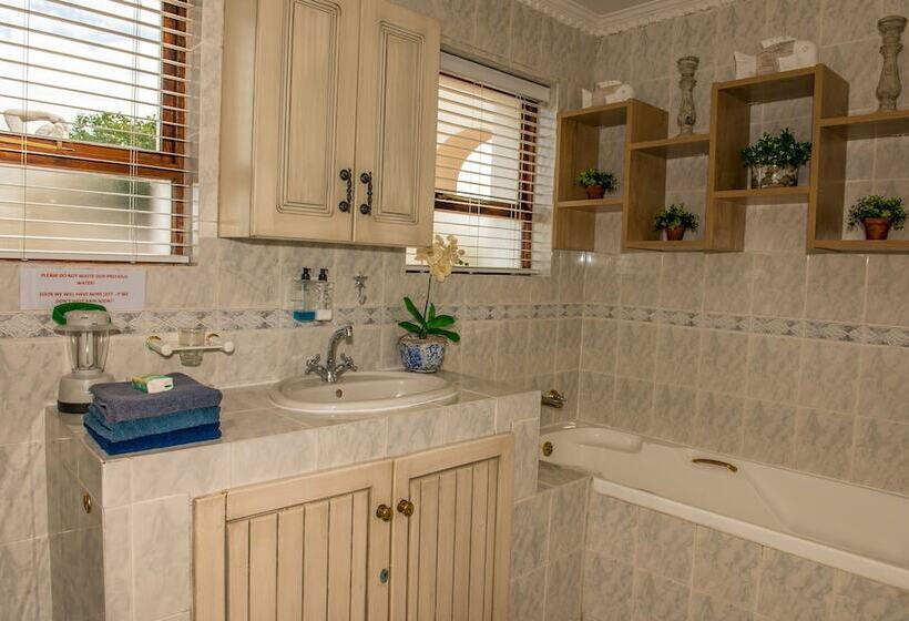 פנסיון Atlantic Guest House