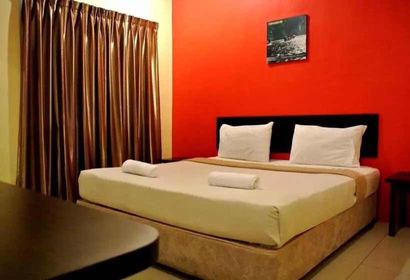 Wau Hotel & Café