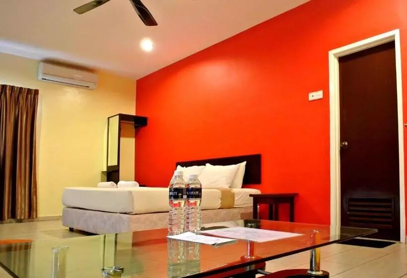 Wau Hotel & Café