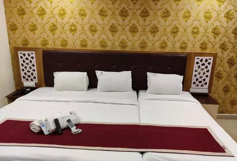 Hotelli Nesam Grand