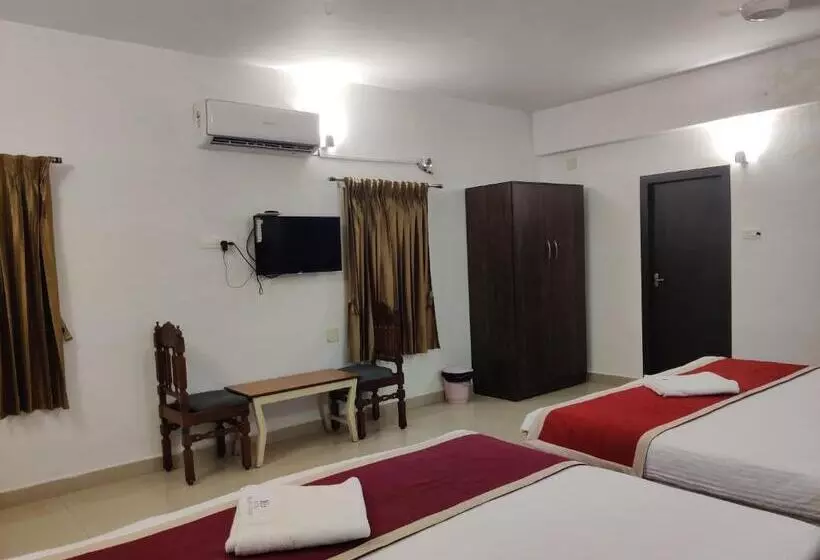 Hotelli Nesam Grand