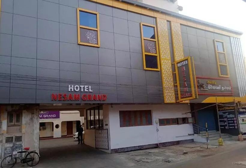 Hotelli Nesam Grand