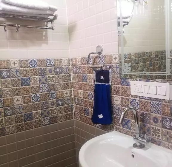 Hotelli O Royal Inn