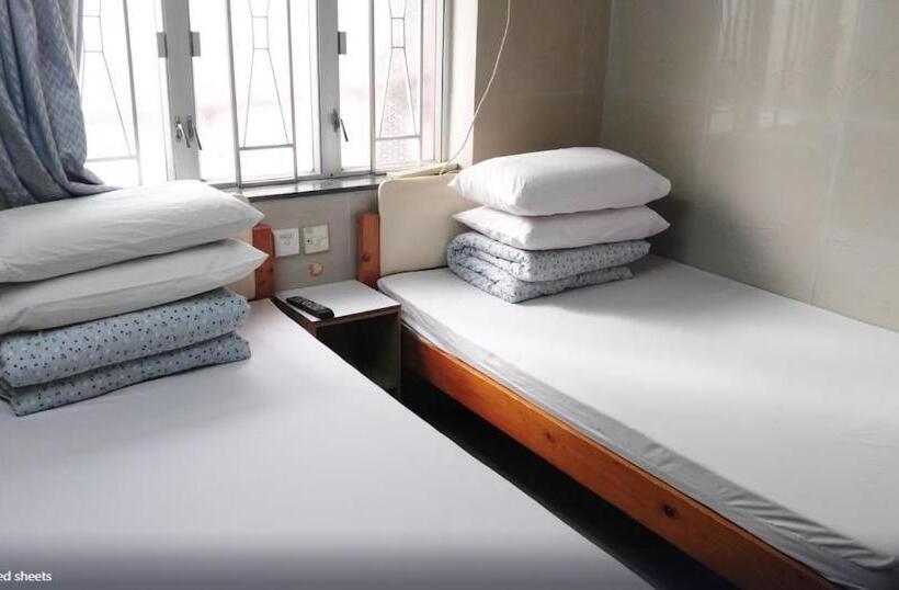 Oyo 90914 Hotel Mei Wah