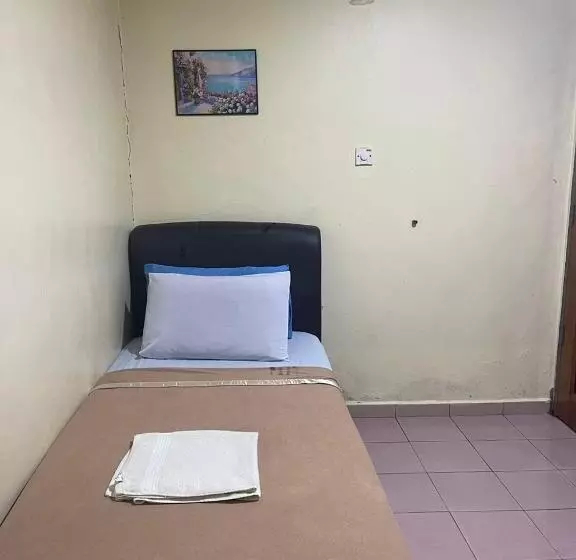 Oyo 90914 Hotel Mei Wah