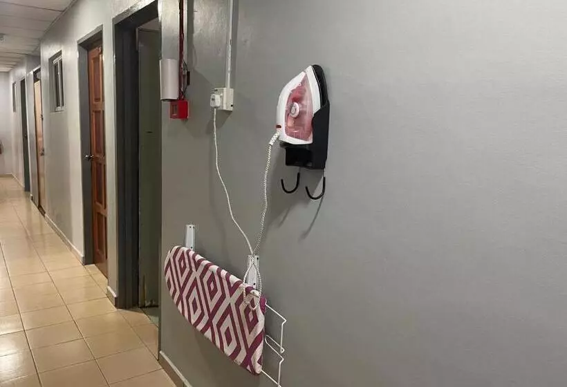 Oyo 90914 Hotel Mei Wah