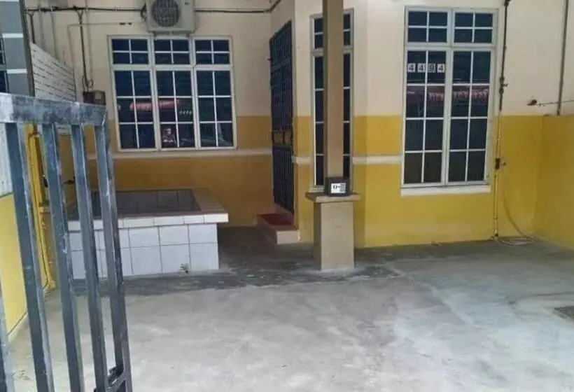 Majatalo Aqiza Home Kuala Krai