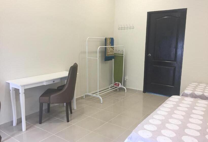 ペンション Casa Adelia Studio Chukai Kemaman