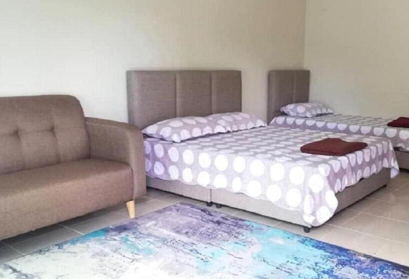 ペンション Casa Adelia Studio Chukai Kemaman