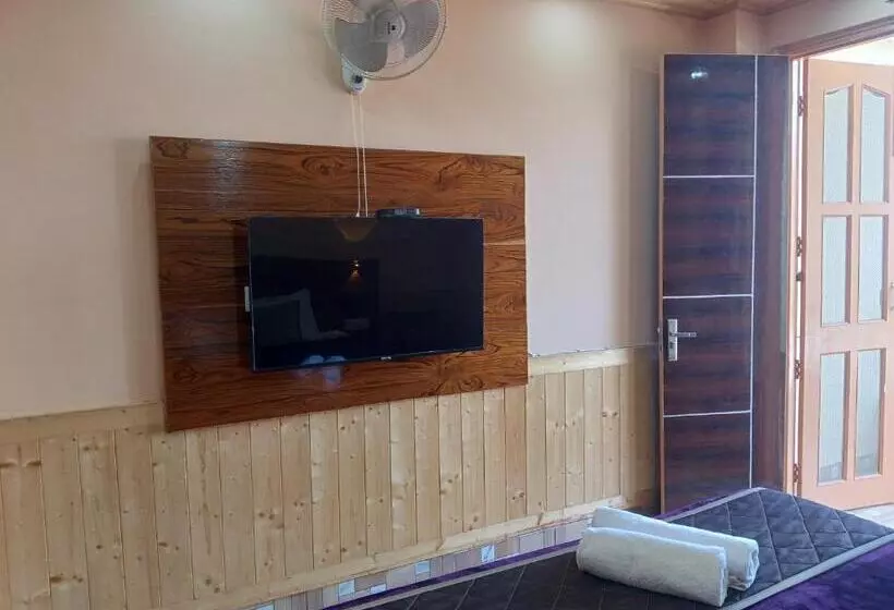 ベッドアンドブレックファースト Atithi Homestay & Bhojnalya, Chail