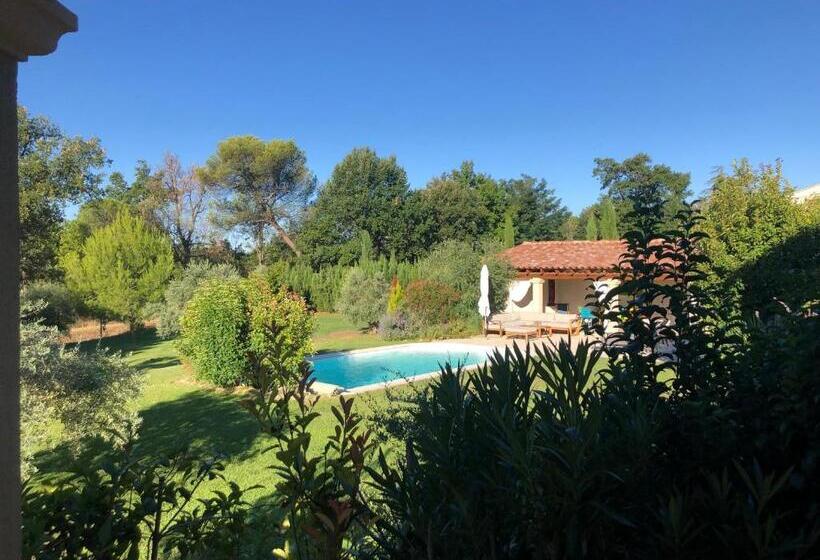 تختخواب و صبحانه Halte Vintage. A L’ombre Du Saule