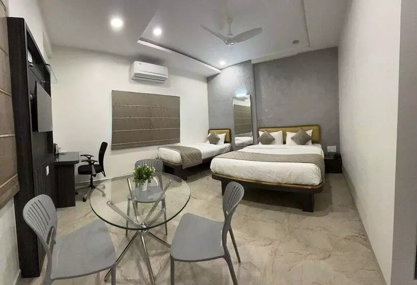 Hotelli Ajinkya Palace