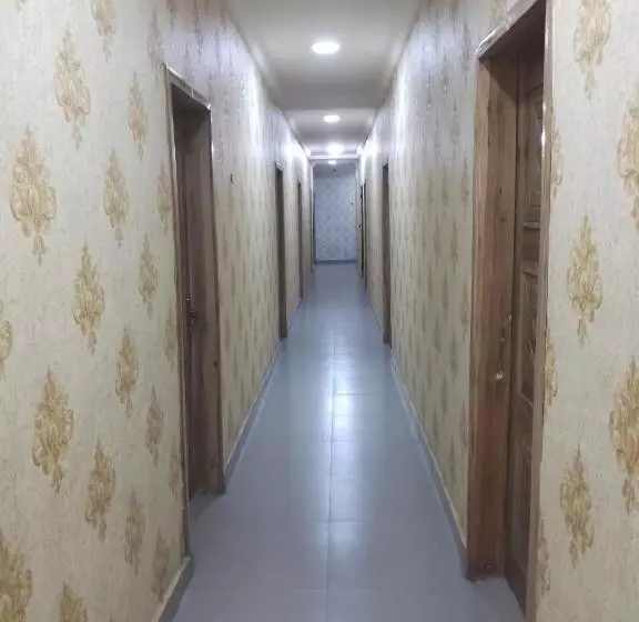 هتل Mid Way Best