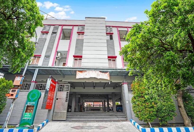 ホテル Oyo 90889 Dkb Residence