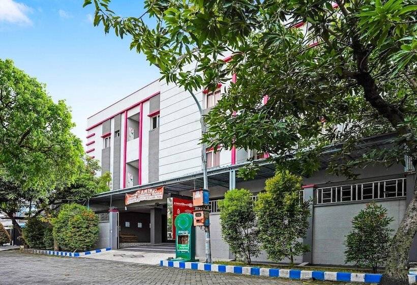 ホテル Oyo 90889 Dkb Residence