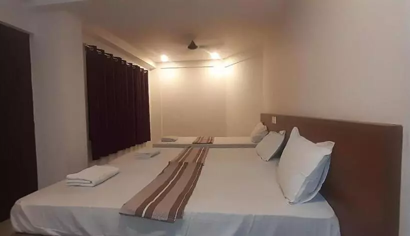 ホテル Plaza Tourist Home