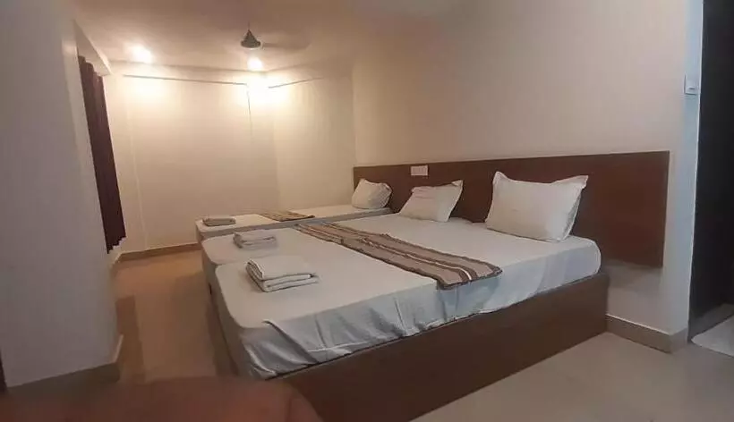 ホテル Plaza Tourist Home