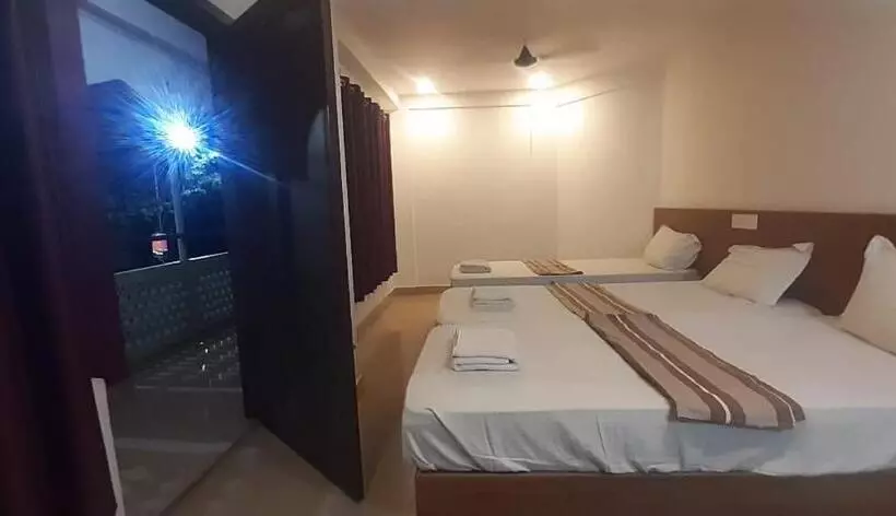 ホテル Plaza Tourist Home