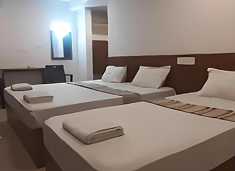 בית מלון כפרי Plaza Tourist Home