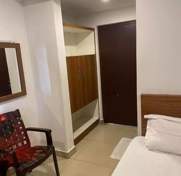 ホテル Plaza Tourist Home