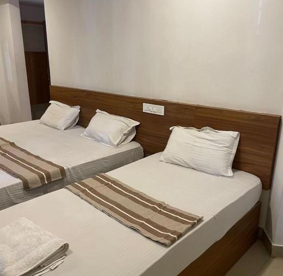 בית מלון כפרי Plaza Tourist Home