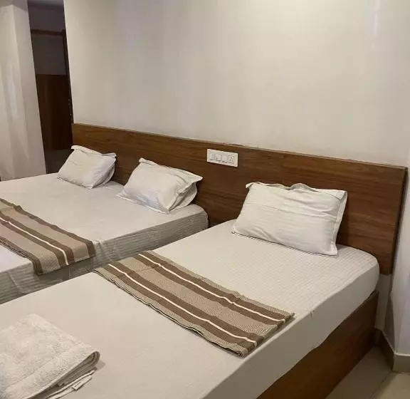 ホテル Plaza Tourist Home