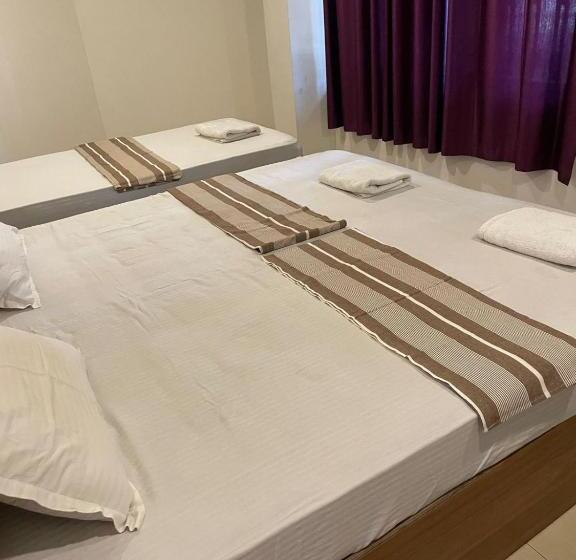 בית מלון כפרי Plaza Tourist Home