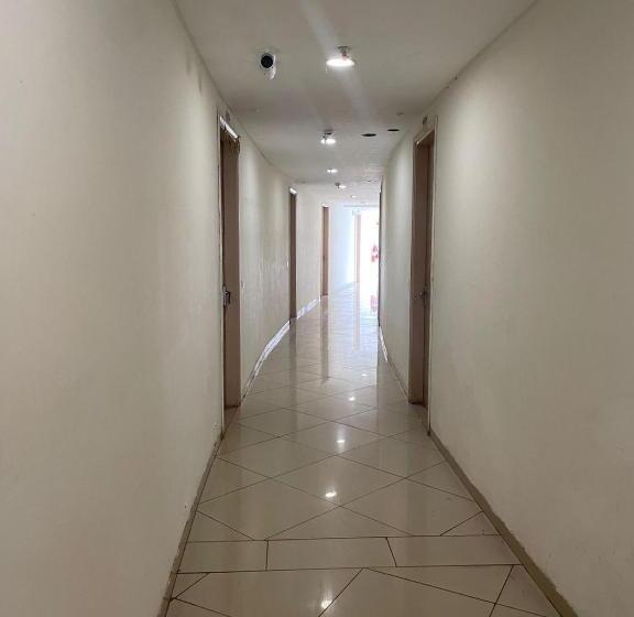 Отель Shiree Radhe Bnd Room