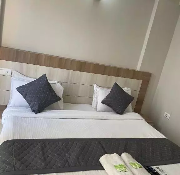 ホテル Shiree Radhe Bnd Room