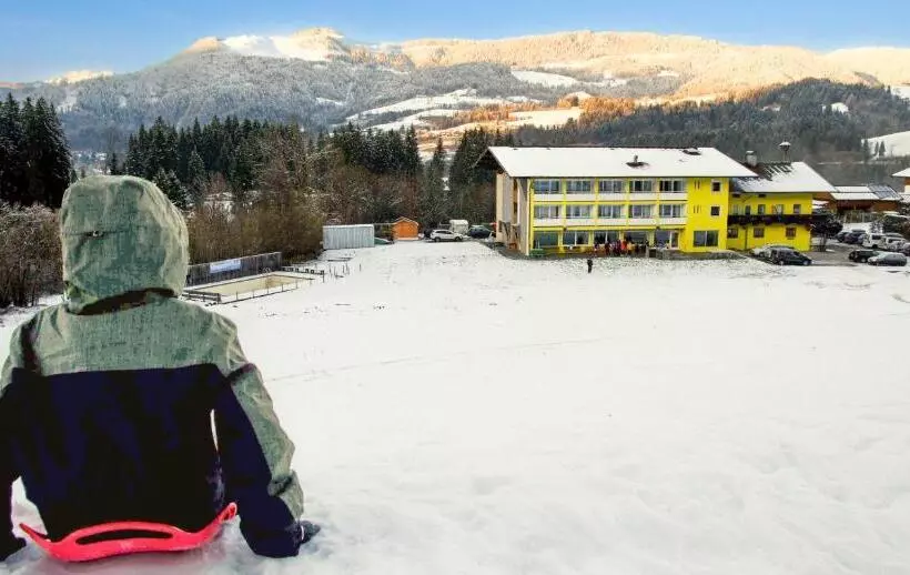 Hotelli Sportgästehaus Unterberg