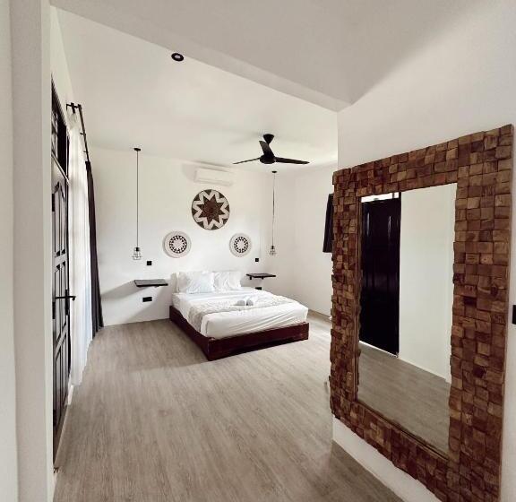 בית מלון כפרי The Confidential Mandalika