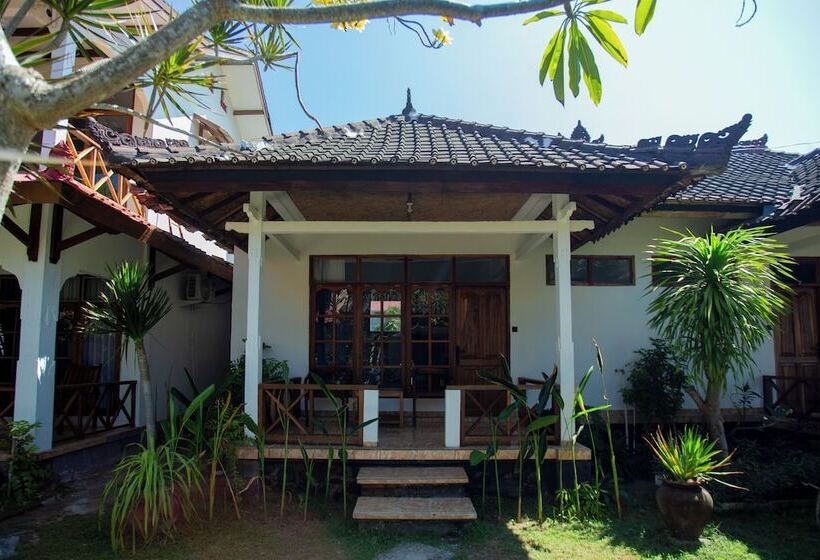 בית מלון כפרי The Confidential Mandalika