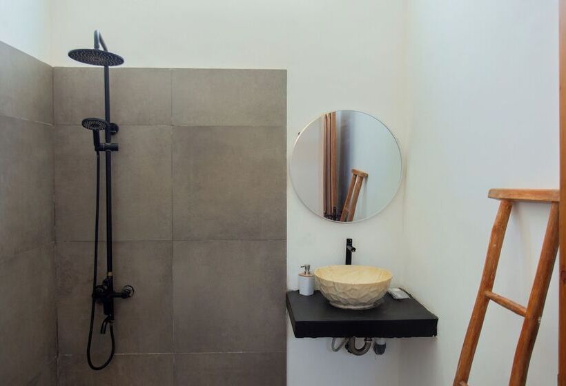 בית מלון כפרי The Confidential Mandalika