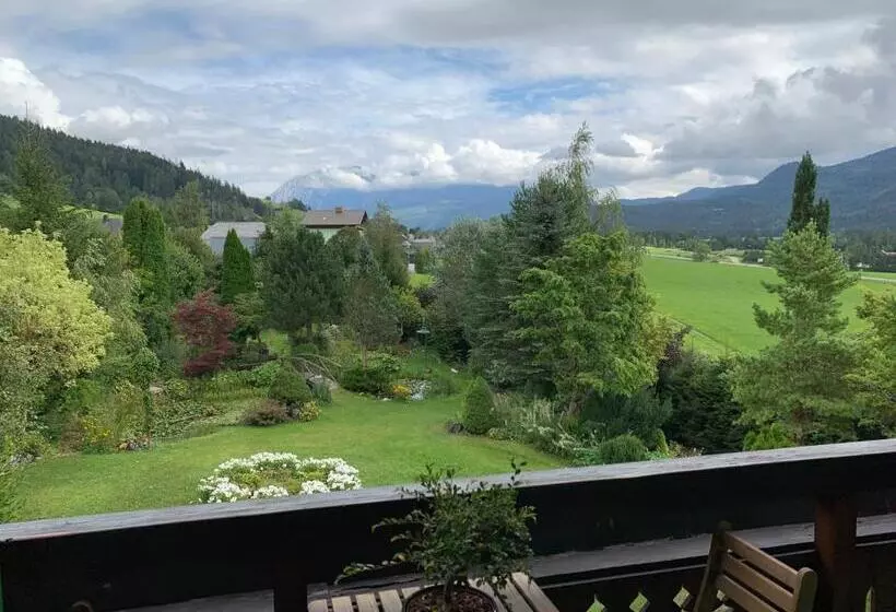 ペンション Ausseerhaus Im Grünen