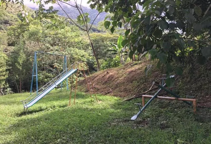 ペンション Madera Verde Ecolodge