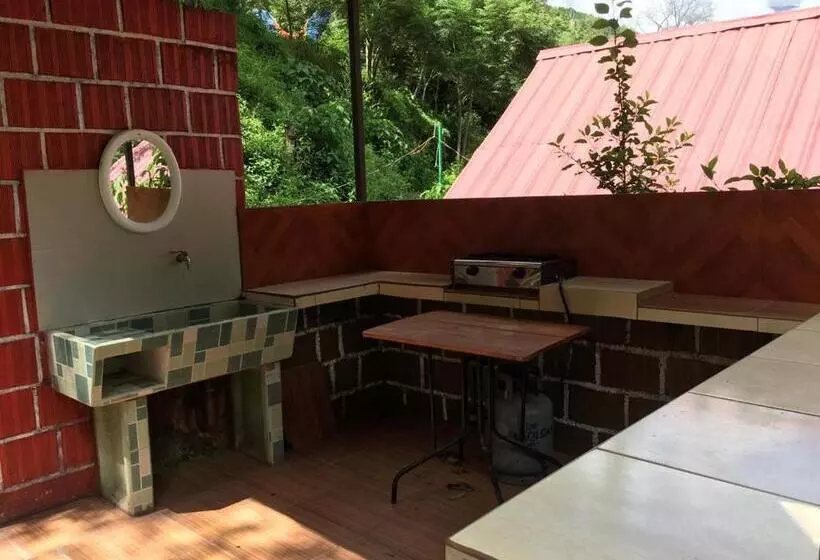 ペンション Madera Verde Ecolodge