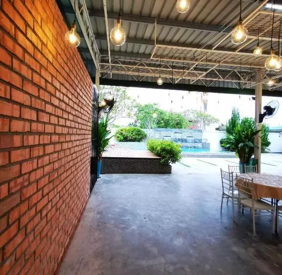 Majatalo Secret Garden Warni Villa