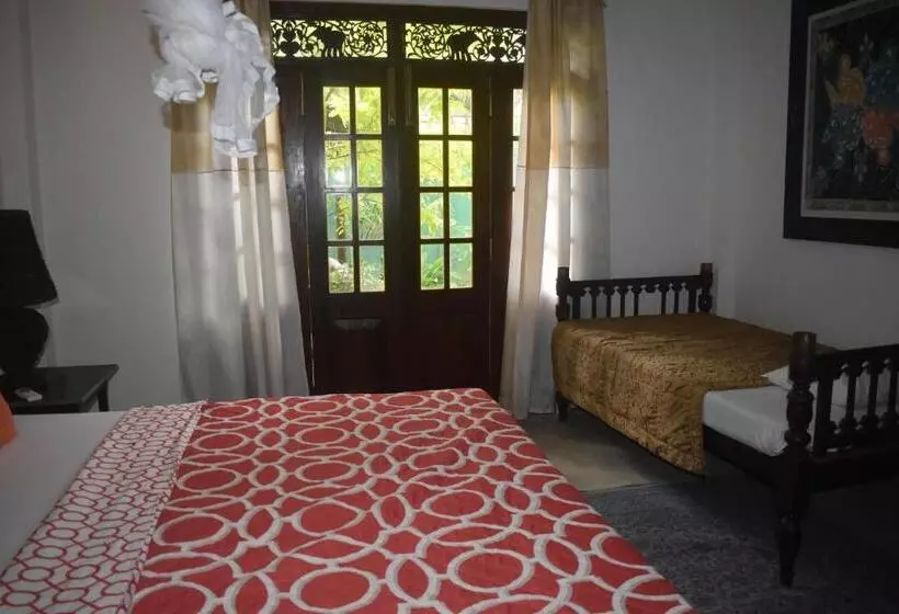 Hotelli Andy Homestay Units