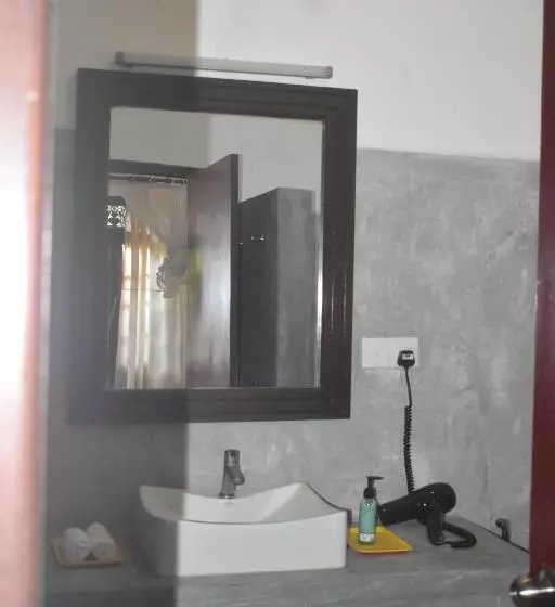 Hotelli Andy Homestay Units