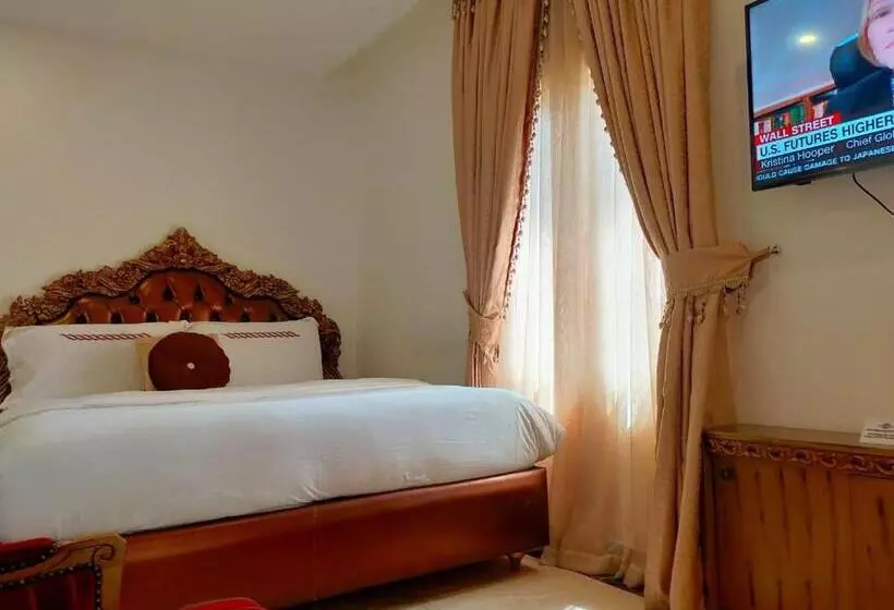 هتل Catherin Villa