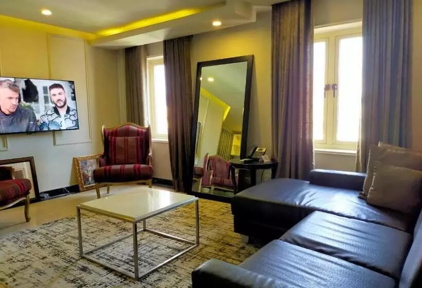 هتل Catherin Villa
