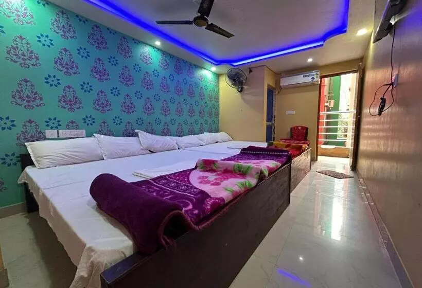 هتل New Nayantara Lodge