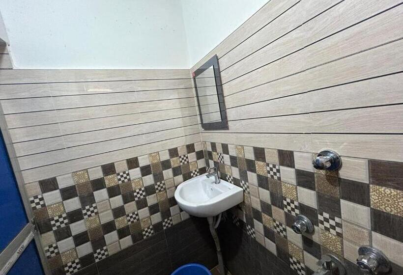 فندق New Nayantara Lodge