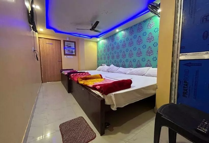 هتل New Nayantara Lodge