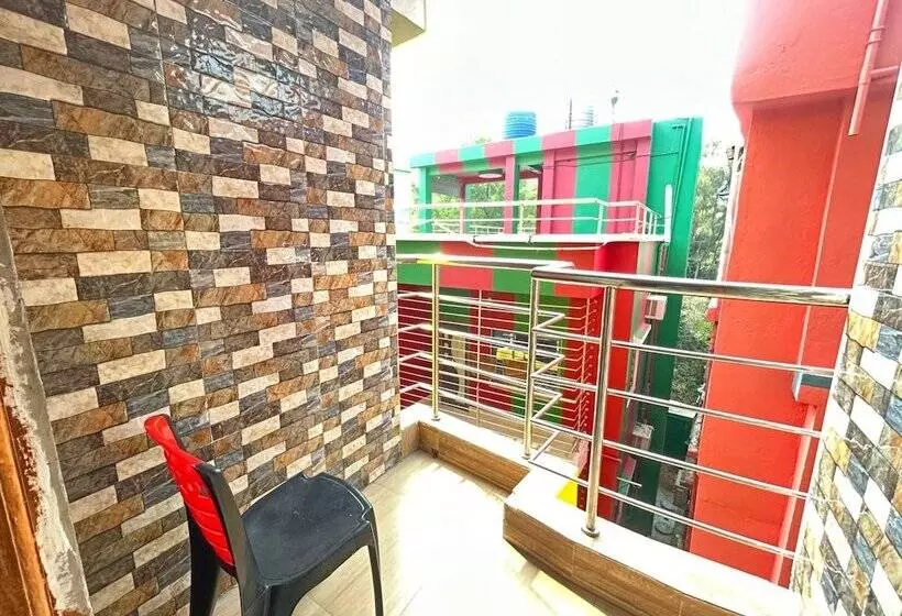 هتل New Nayantara Lodge