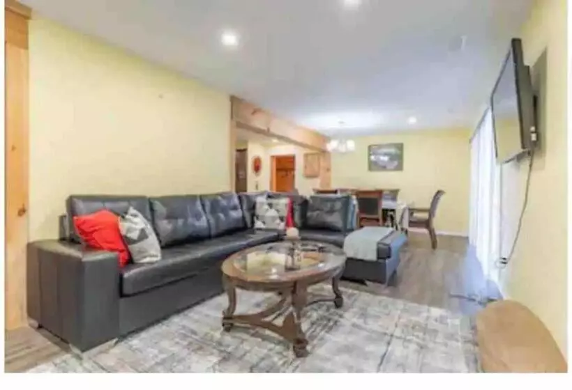 Hotelli Riverfront Suites, Quinte, On