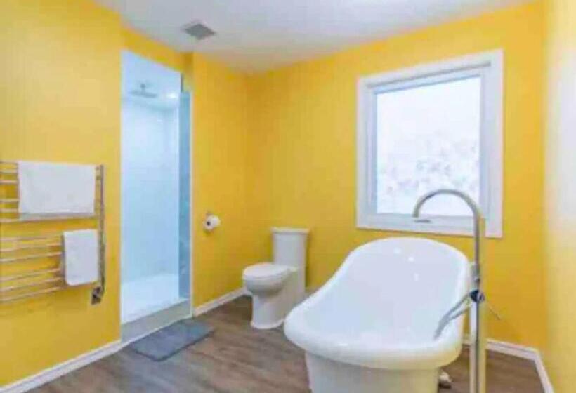 호텔 Riverfront Suites, Quinte, On