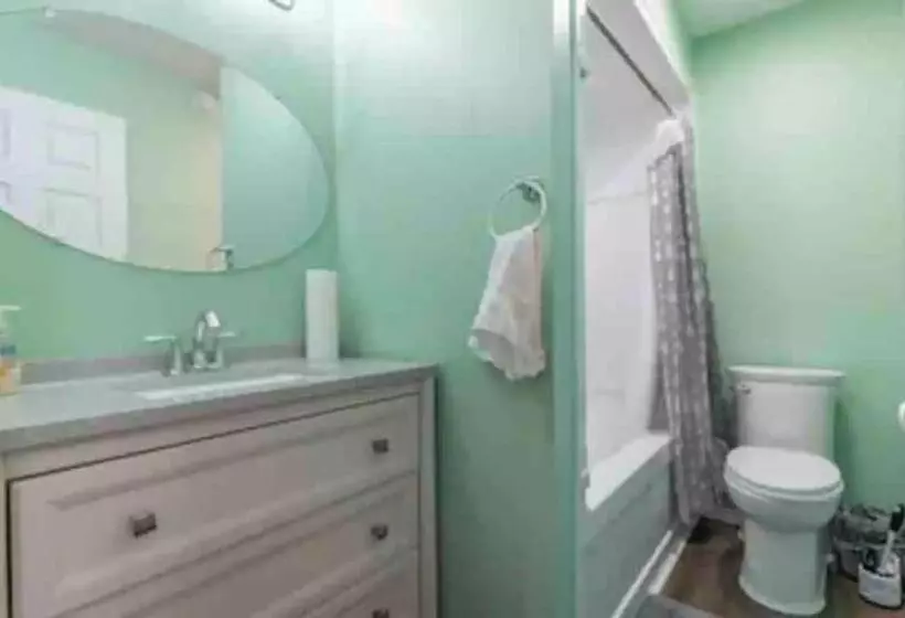 Hotelli Riverfront Suites, Quinte, On