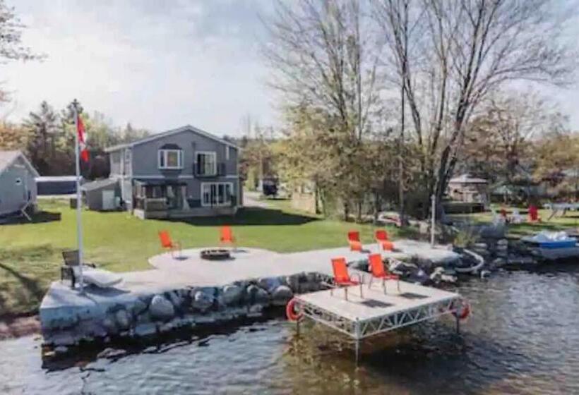 호텔 Riverfront Suites, Quinte, On