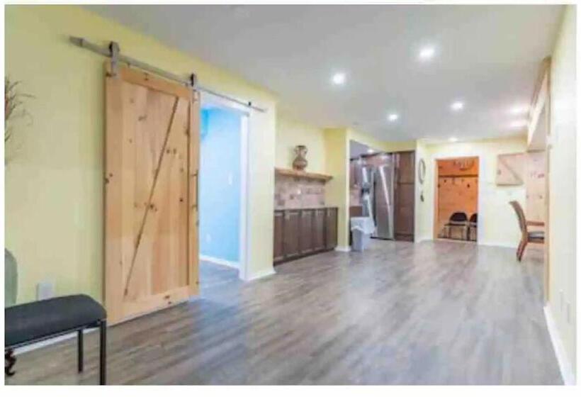 호텔 Riverfront Suites, Quinte, On